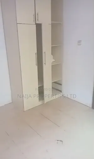Studio Apartment in Bera Estate, Chevron for rent