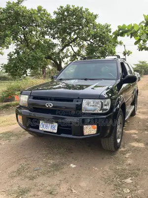 Infiniti QX4 2001 Black