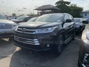 Toyota Highlander XLE 4x2 V6 (3.5L 6cyl 8A) 2018 Black