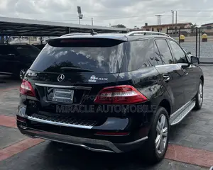 Mercedes-Benz M Class ML350 4MATIC 4dr SUV AWD (3.5L 6cyl 7A) 2014