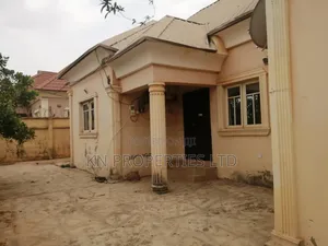 3bdrm Bungalow in Lubge, Lugbe District for rent