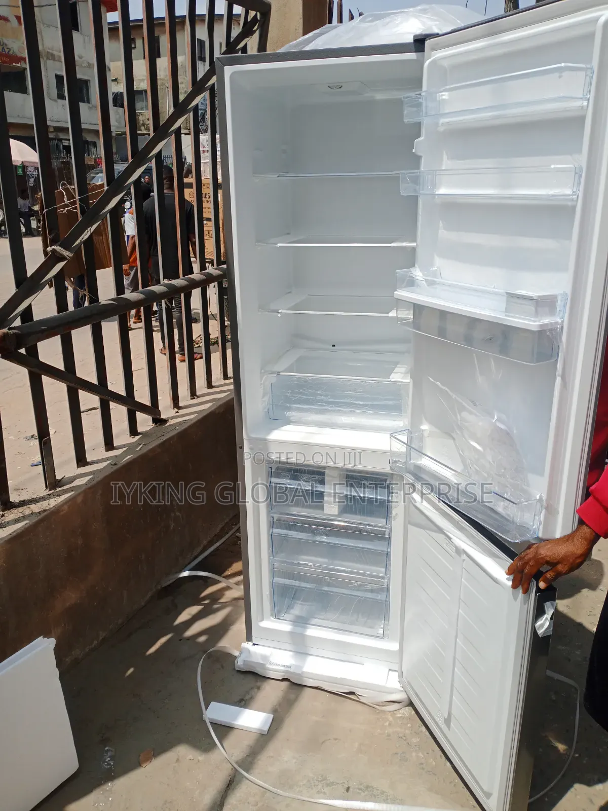 Hisense Bottom Freezer Refrigerator 264l