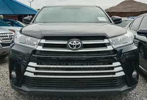 Toyota Highlander XLE 4dr SUV AWD (3.5L 6cyl 6A) 2015 Black