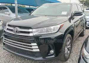 Toyota Highlander XLE 4dr SUV AWD (3.5L 6cyl 6A) 2015 Black
