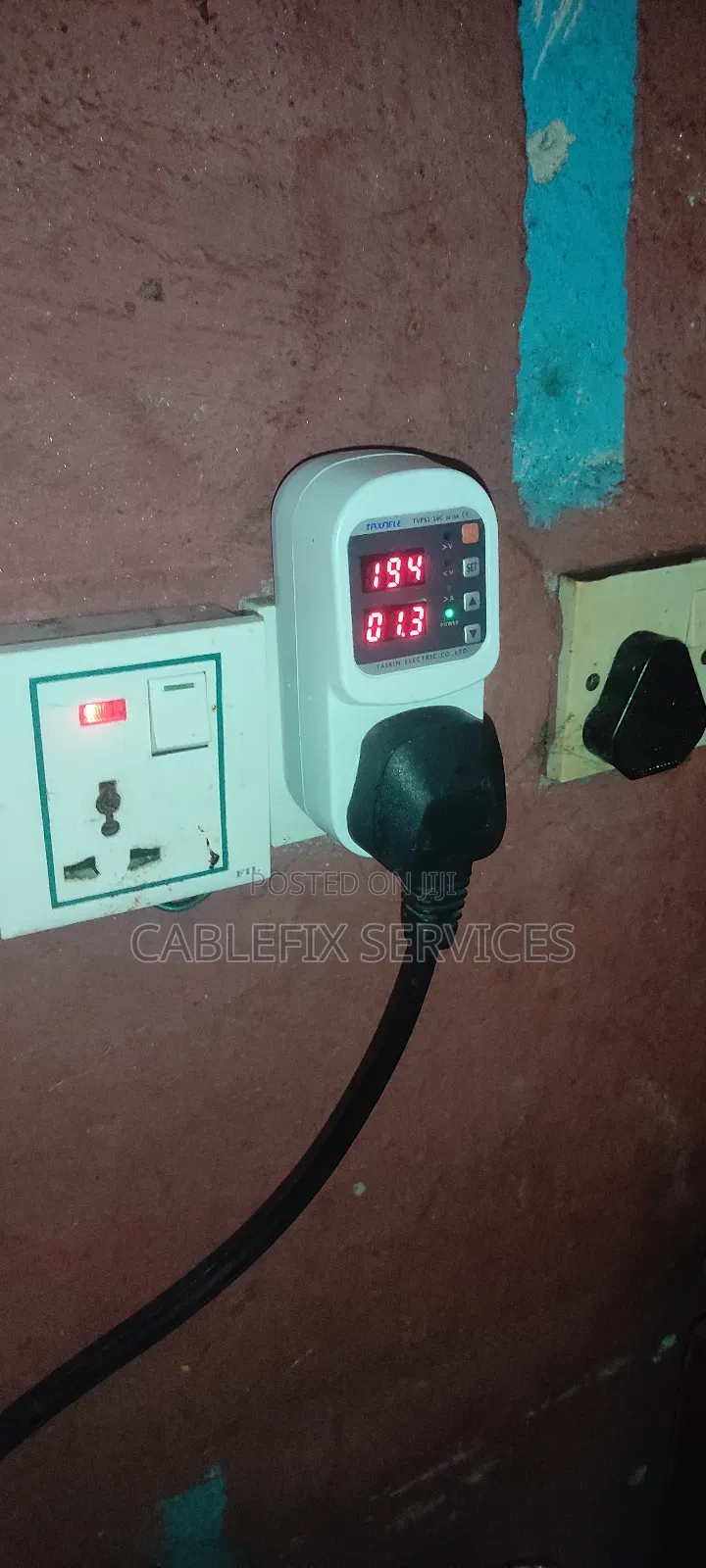 Adjustable Voltage/Current Protective Socket