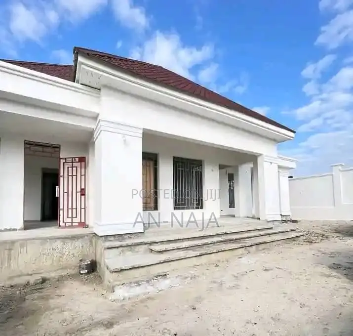 Stucco Paint Screeding Travatino Gravitex Tyrosine Mabel Trowel .t.c