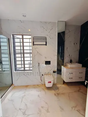 5bdrm Duplex in Ikeja Gra for sale