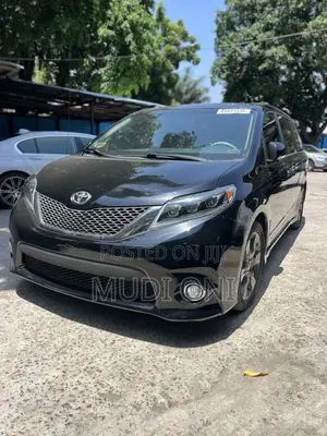 Toyota Sienna SE 8-Passenger 4dr Minivan (3.5L 6cyl 6A) 2014 Black
