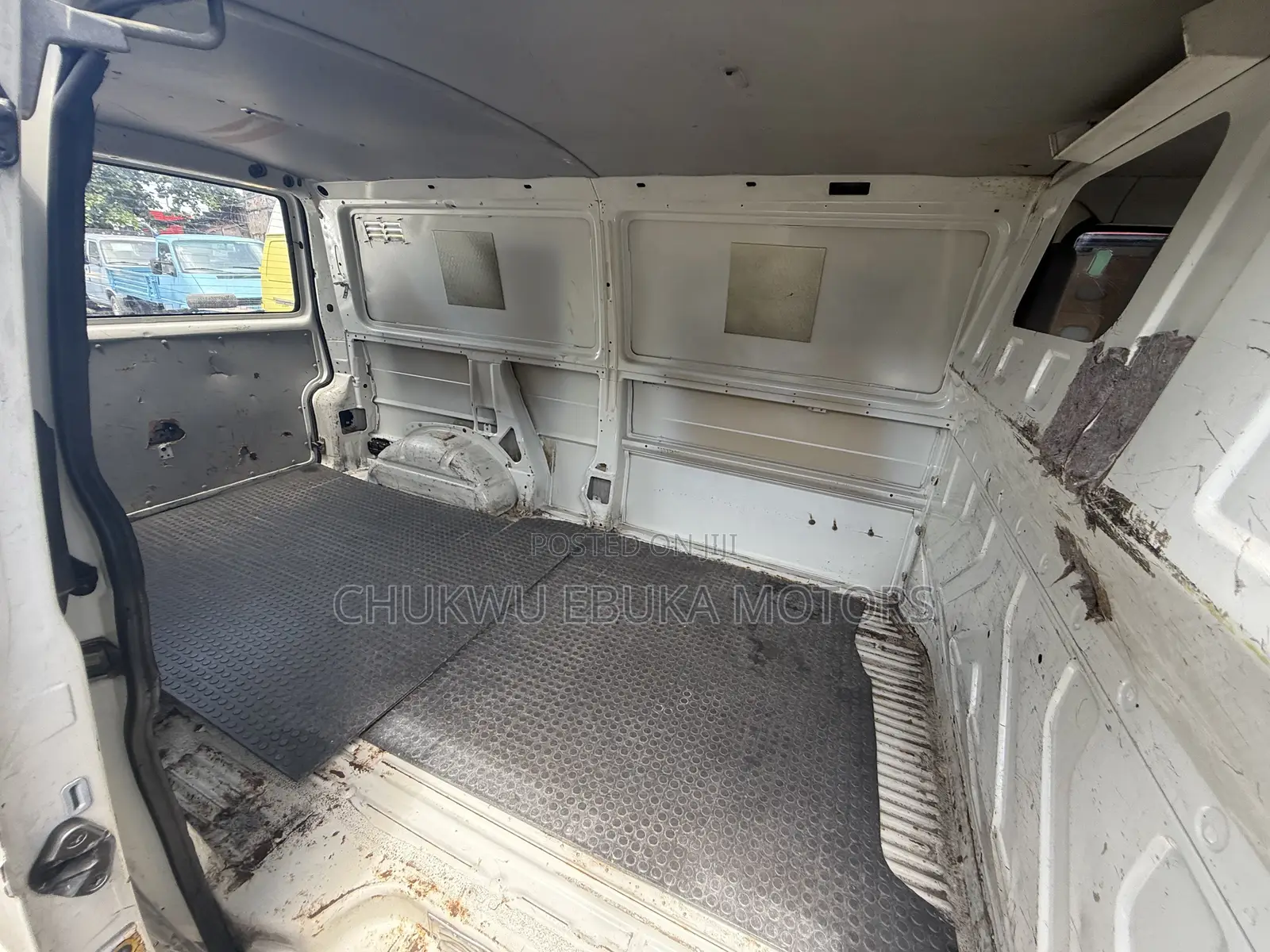 Volkswagen Transporter 2002 White