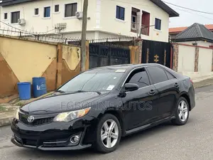 Toyota Camry SE 4dr Sedan (2.5L 4cyl 6A) 2013 Black