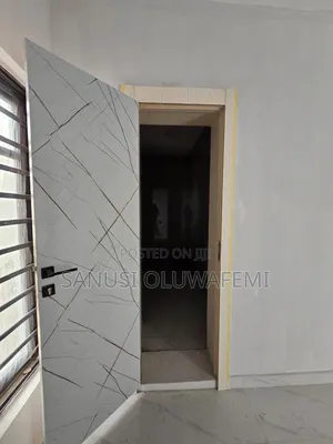 3bdrm Block of Flats in LSDPC Maryland Estate for sale