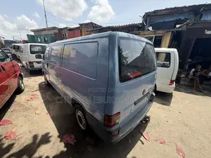 Volkswagen Transporter 2002 Blue