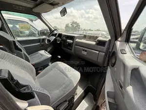 Volkswagen Transporter 2002 Brown