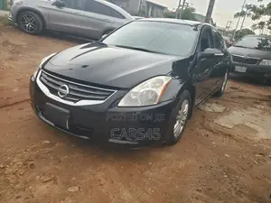 Nissan Altima 2.5 S Sedan 2011 Black