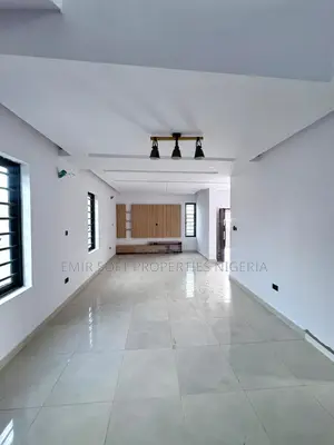4bdrm Duplex in Carlton Gate Estate, Akobo for sale