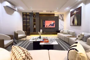 Luxury 4bedroom Smart Home With Pool, Gym, Board Games and Ps5