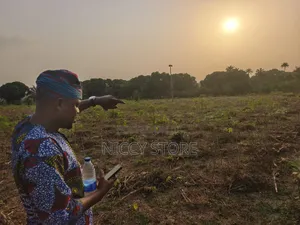 10 Acres of Famland,