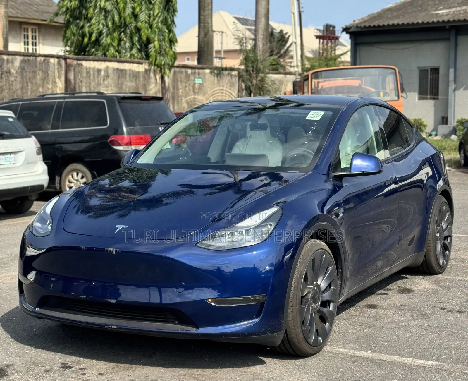 New Tesla Model Y Performance AWD 2024 Blue
