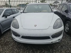 Porsche Cayenne Turbo S 4dr SUV AWD (4.8L 8cyl Turbo 8A) 2014 White