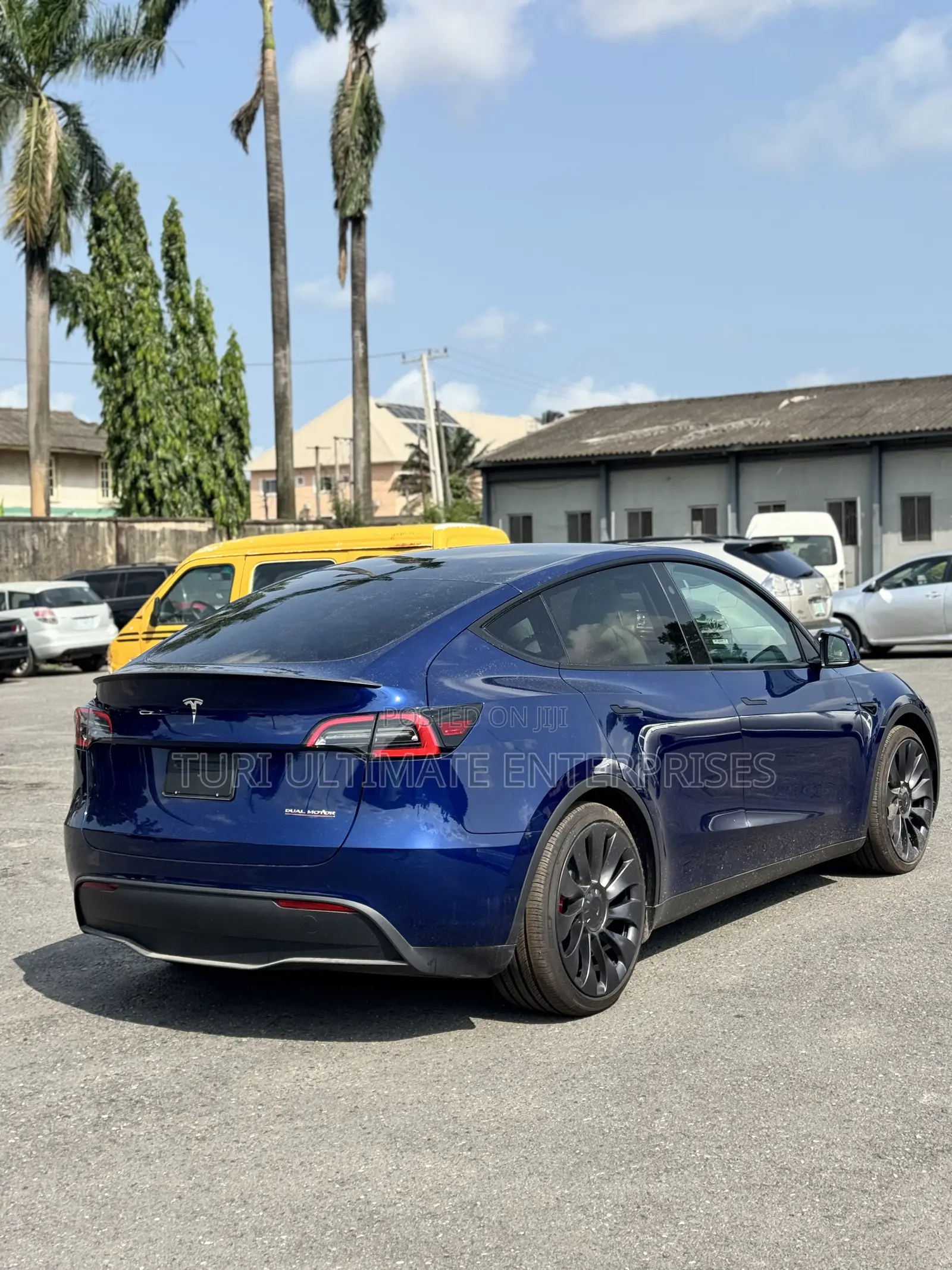 New Tesla Model Y Performance AWD 2024 Blue