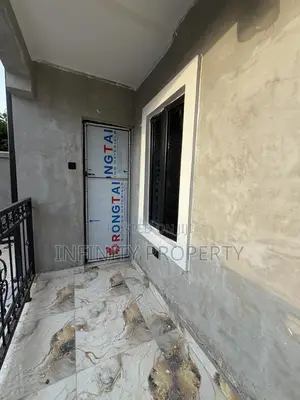 3bdrm Block of Flats in Pz, Benin City for rent