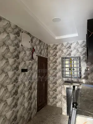 3bdrm Block of Flats in Pz, Benin City for rent