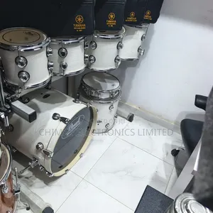 7 Piece Pearl Drum Set