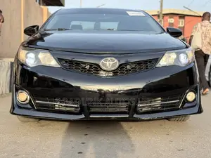 Toyota Camry SE 4dr Sedan (2.5L 4cyl 6A) 2013 Black