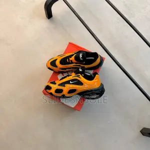 Nike Air Max SNDR "Canyon Gold"