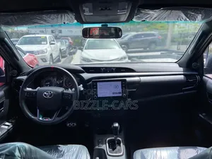 New Toyota Hilux 2024 White