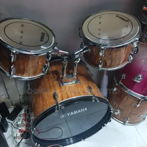 5 Piece Yamaha Drum Set