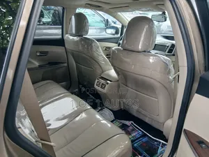 Toyota Venza V6 AWD 2010 Brown