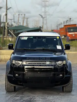 Land Rover Defender SE 2023 Black