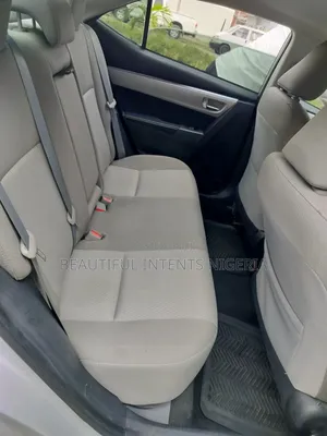 Toyota Corolla LE 4dr Sedan (1.8L 4cyl CVT) 2015 Silver