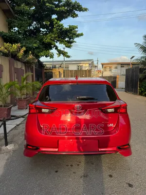 Toyota Corolla SE Special Edition 4dr Sedan (1.8L 4cyl CVT) 2017 Red