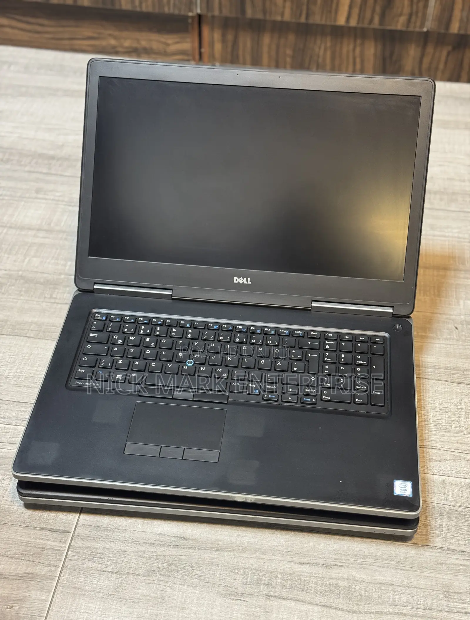 Laptop Dell Precision 7720 16GB Intel Xeon SSD 512GB