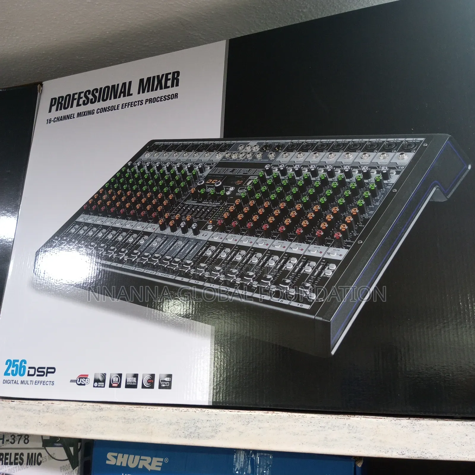 16-Channel Mixing Console Effects Processor
