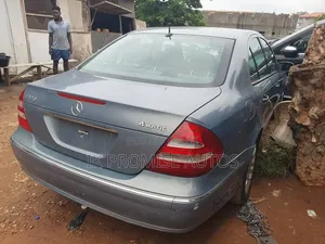 Mercedes-Benz E320 2004 Blue