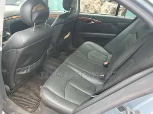 Mercedes-Benz E320 2004 Blue