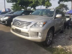 Lexus LX 570 AWD 2015 Gold
