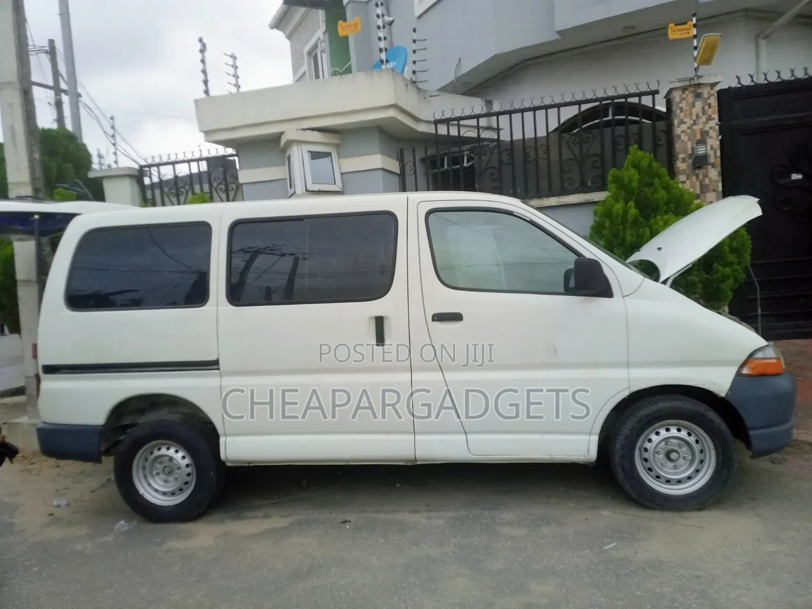 Toyota HiAce 2005 White