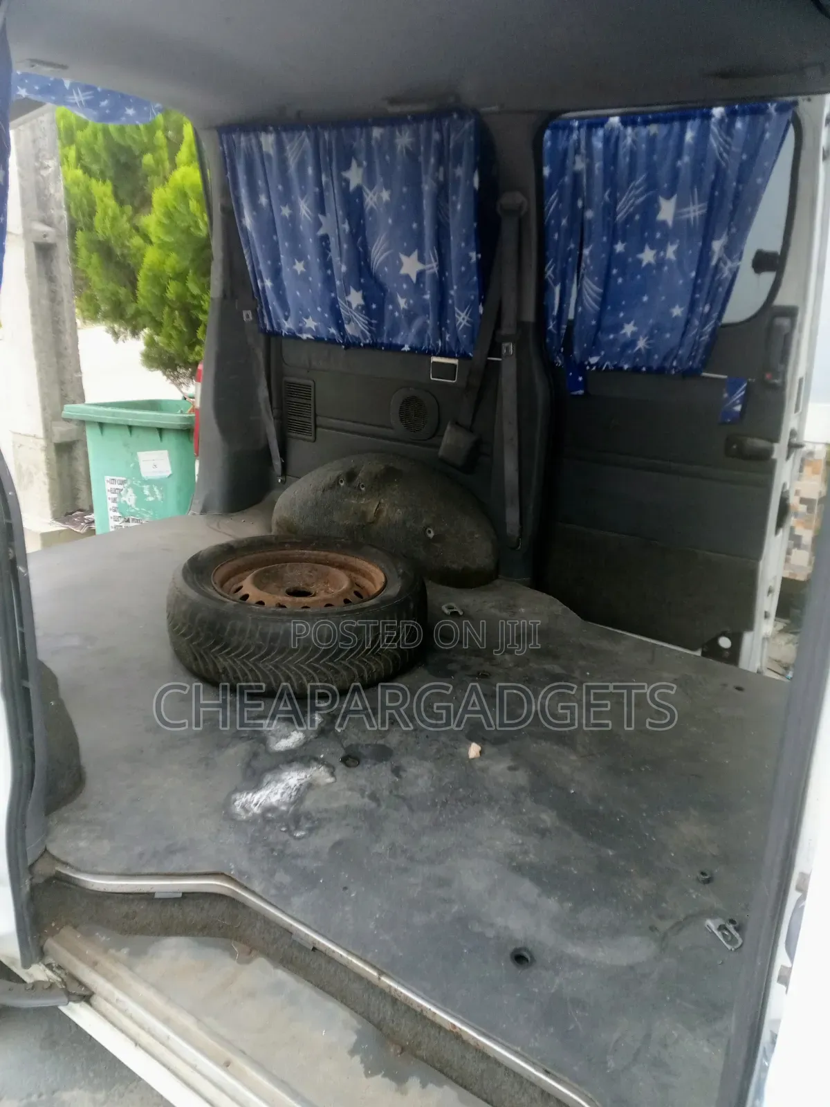 Toyota HiAce 2005 White