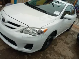 Toyota Corolla LE 4dr Sedan (1.8L 4cyl 4A) 2011 White