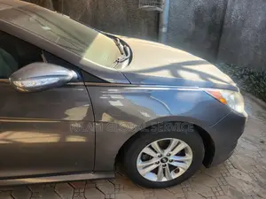 Hyundai Sonata Limited 4dr Sedan (2.4L 4cyl 6A) 2014 Gray
