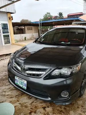 Toyota Corolla LE Special Edition 4dr Sedan (1.8L 4cyl 4A) 2013 Gray