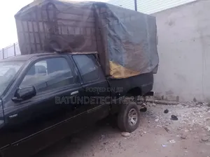 Toyota T100 SR5 V6 4x2 Xtracab 121.9 in. WB 1998 Black