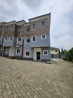 4bdrm Duplex in Zone B for sale