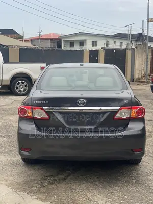 Toyota Corolla L 4dr Sedan (1.8L 4cyl 5M) 2012 Gray