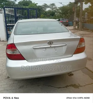 Toyota Camry LE 4dr Sedan (2.4L 4cyl 4A) 2004 Silver