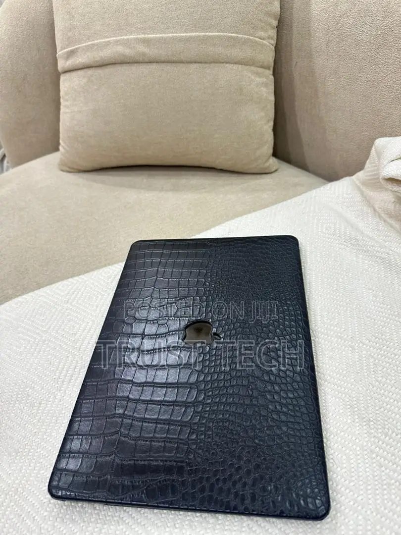 Macbook Pro Case 13” 14” – Premium Leather Matte (Lagos)